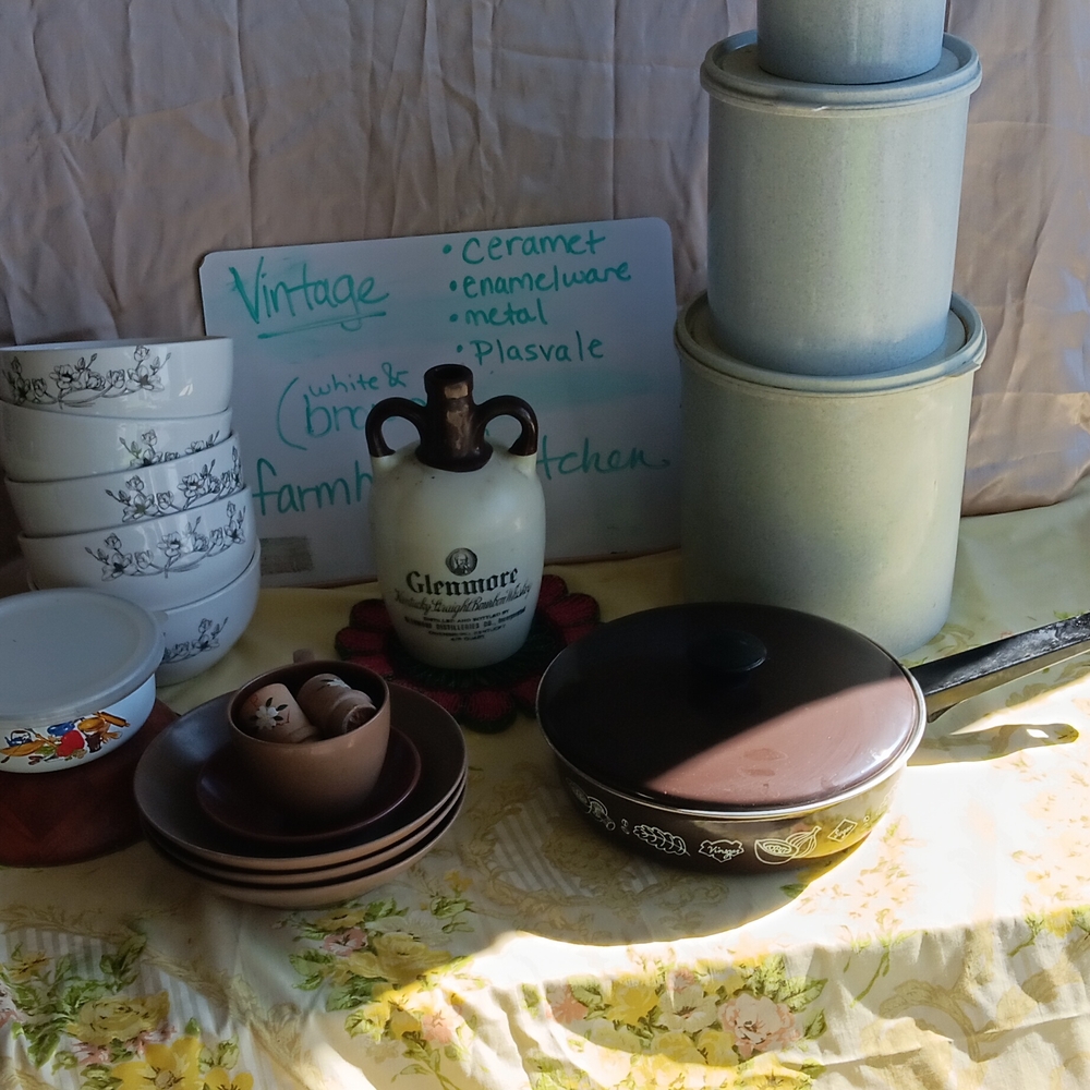 Vintage Kitchen Bundle And CERAMET Pan